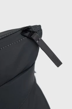 Γυναικεία Σάκοι Τσάντα Rains 13880 Helmet Bag γκρι -Ρούχα Rains unnamed file 1025